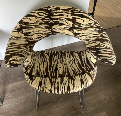 Silla Cubo MCM Camuflaje Cebra Antílope Estampado Patas Metal Foto 1 de 4