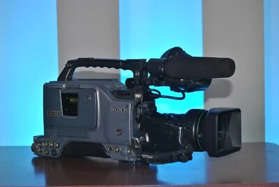 FULL Working Broadcast Sony DSR DVCAM Digital Camcorder with lens - Image 1 of 4