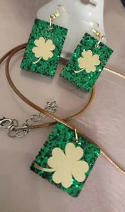 Lucky gold shamrocks Handmade Resin necklace &Earrings Set Green glitter - Picture 1 of 14