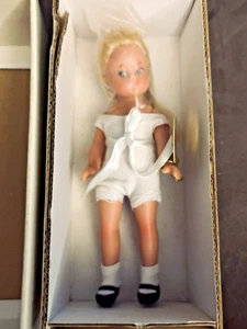 Robert Tonner COLLECTOR'S CLUB WEE BASIC Blonde 6" Doll Effanbee  NEW in BOX - Picture 1 of 8