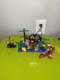 Lego Pirates Treasure Chest (1788) Rare Set - 98% Complete w/ Minifigures 1995