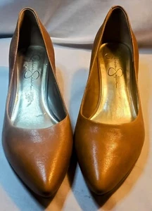 Jessica Simpson Tan Heels - Picture 1 of 12