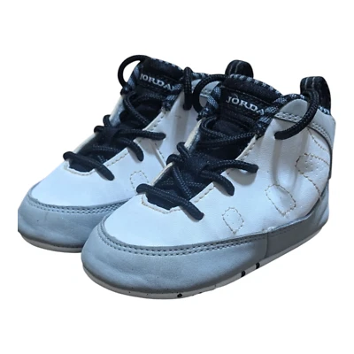 Nike Air Jordan 9 Retro Barons 45 Niño Pequeño Talla 4C Blanco Negro Gris 401843-116 Foto 1 de 4