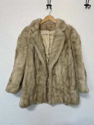 Abrigo de piel sintética vintage M Tissavel Francia bronceado claro hecho en EE. UU. USADO EN EXCELENTE ESTADO Foto 1 de 4