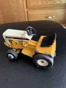 Cub Cadet toy tractor Without Plow - Picture 1 of 9