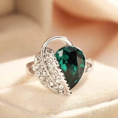 18K White Gold GF Made With Swarovski Crystal Charming Heart Leaf Cocktail Ring Foto 1 de 4