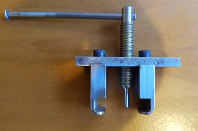 PE Design - O gauge Wheel Puller w/ Special Duty Jaws - Image 1 of 4