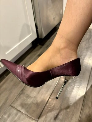 💜Nuevos Deliciosos Tacones de Aguja Púrpura Satinado Cromo Plateado Estrás Talla 7.5 Foto 1 de 4