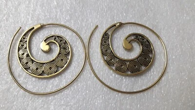 Par de pendientes mandala tribal estilo étnico aro gitano boho latón Handmad. Foto 1 de 4