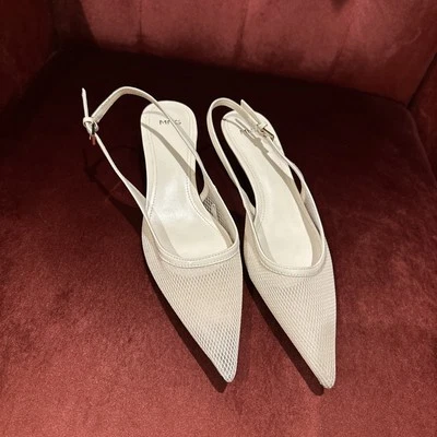 Tacón de gatito con tiras en punta de malla de mango en negro talla 38 Foto 1 de 4