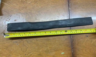 TRIUMPH BNP 1277 ACCLAIM BORRACHA DE VIDRO DE CANAL INFERIOR SERVE EM L/H/F & R/H/F - Imagem 1 de 4