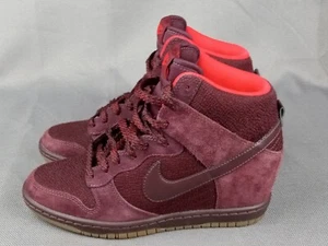 Nike Dunk Sky High Damenschuh Größe 7 Keilabsatz Freizeit Gummisohle 644877-601 Wandern - Bild 1 von 18