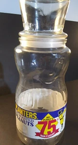 Vintage 1991 Pflanzgefäße Mr Peanut's 75. Geburtstag Glas Dekanter Deckel Etikett - Bild 1 von 12