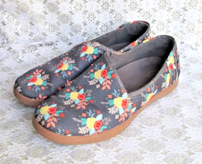 ZAPATOS CHACO, "IONA" J199226 Lona Arena Floral Slip Ons, Para Mujer 9.5 Foto 1 de 4