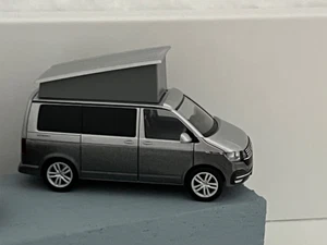 Herpa VW T6.1 California Ocean 2-farbig metallic grau/silber Sondermodell - Bild 1 von 1
