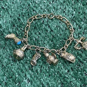 Vintage Avon Charm Bracelet 1973, 6 Charms, 7.5" Retro - Picture 1 of 7