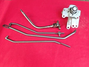 65 66 67 68 MUSTANG ORIGINAL FORD REBUILT 4 SPEED SHIFTER W/ RODS NICE & TIGHT - Picture 1 of 5