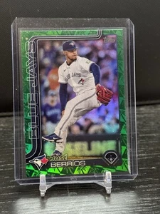 2025 Topps Series 1 JOSE BERRIOS #33 Green Spring Training Foil /99 Blue Jays - Picture 1 of 2