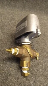 Barber Colman AL-161-0-4-1 Air Switching Valve - Picture 1 of 3