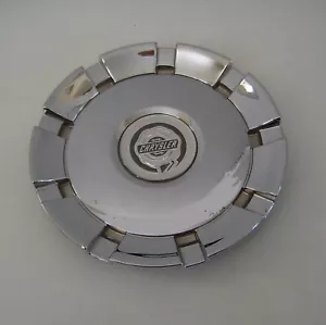 2005 2006 CHRYSLER 300 CENTER CAP P/N 1DJ99TRMAA - Picture 1 of 1