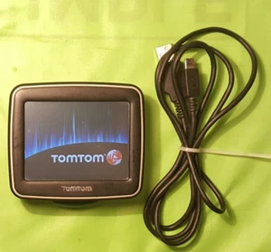 🔥Works Great🔥 TomTom Ease (1EWx00) Navigational GPS Bundle (K2) + 5' USB cable - Picture 1 of 11