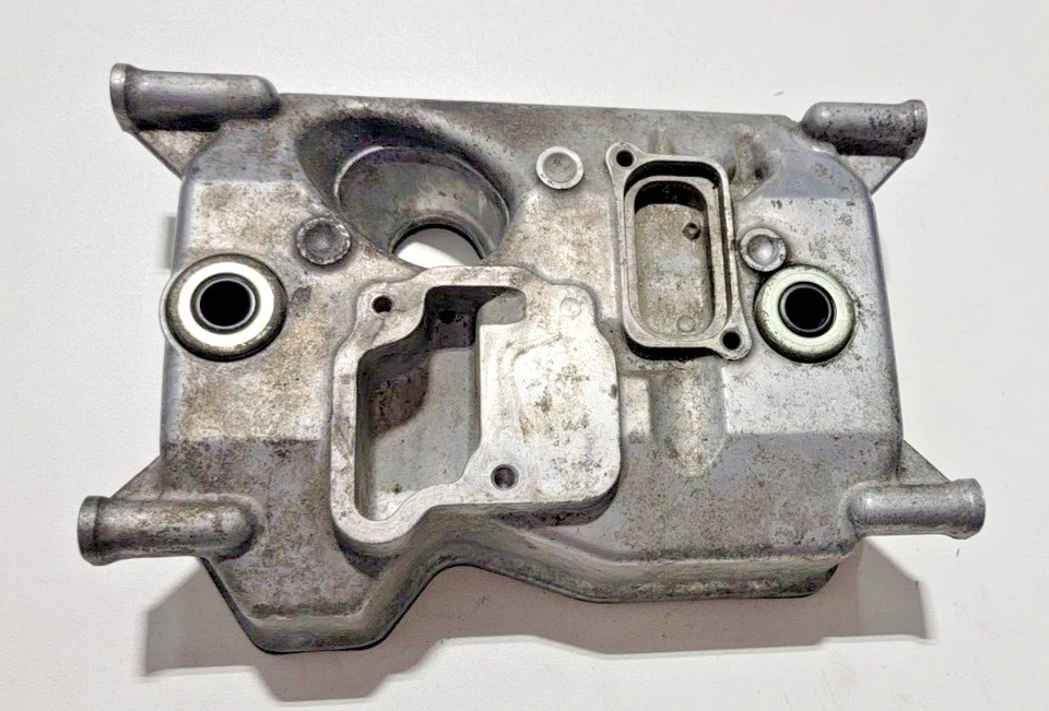 Cubierta basculante culata delantera Honda VT750 2001-2007 Shadow Spirit 750 Deluxe Foto 1 de 4