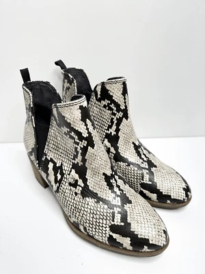Женские сапоги Dr. Scholl's размер 6 с принтом из змеиной кожи с круглым носком на блочном каблуке - Изображение 1 из 4