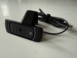 Logitech HD Pro Webcam C910 – Carl Zeiss Tessar Lens – 1080p HD - Picture 1 of 10