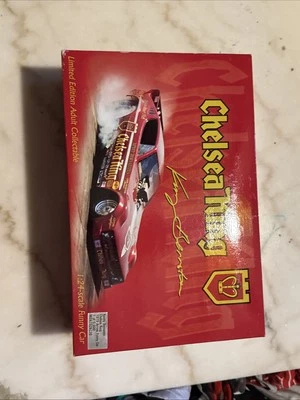 Coche divertido Chelsea King Kenny Bernstein escala 1:24  Foto 1 de 4