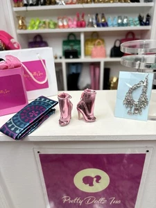 Integrity Toys True Barbie Mizi Fashion Royalty Poppy Puppe Stiefel Schmuck Konvolut - Bild 1 von 6