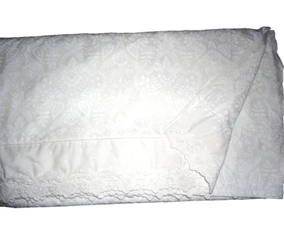VINTAGE MARTEX ATELIER WHITE FLORAL LACE DAMASK DOTS (1) QUEEN FLAT SHEET 88X100 - Image 1 of 4