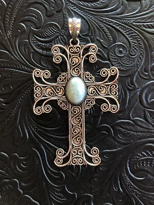 Artesanal Suroeste Ornado Cruz Azul Cielo Acento Larimar 3.5" Foto 1 de 4