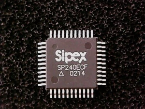 SP240ECF - Sipex +5V Powered Multi-Channel RS-232 Line Driver/Receiver  (QFP-44) - Imagen 1 de 2