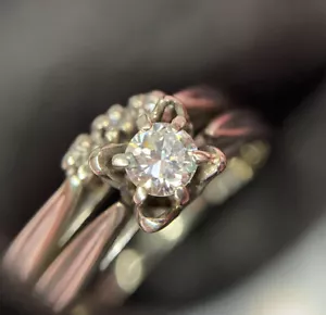 2 Anelli Solitario Enhancer Matrimonio Oro Bianco 14k 1/4 Ct Diamante SI1 Set 5 - Foto 1 di 12