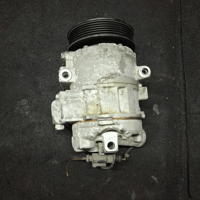 6Q0820808F Compressore a/c  VOLKSWAGEN POLO (9N) 1.4 TDI (51Kw) Ber. 3p/d/1422cc - Immagine 1 di 4