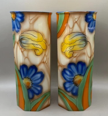 A Pair of Vintage Falcon Ware 'Sheila' Pattern Vases - Image 1 of 4