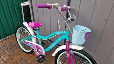 GIRLS BIKE - Image 1 of 4