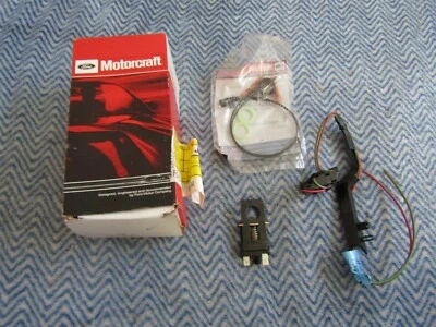 NUEVO 2000-2005 FORD CROWN VICTORIA MERCURY GRAND MARQUIS INTERRUPTOR DE LUZ DE FRENO OEM Foto 1 de 3