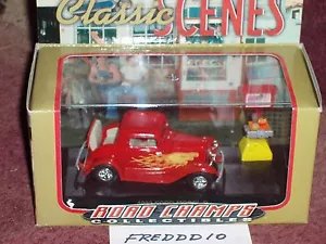 FORD CHAMPS 1932 COUPÉ PERSONALIZADO con VITRINA escala 1/43 O - Imagen 1 de 2