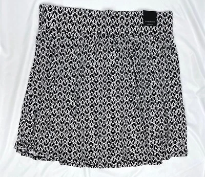 NUEVO CON ETIQUETAS Falda Lane Bryant Talla 18/20 Negra Blanca Estampado Geométrico Rayón Elastizada Foto 1 de 4