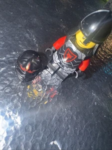 Lego Red And Black Dragon Knight minifigure With Extra Helmet - Picture 1 of 8
