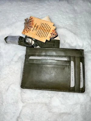 Nuevo con etiquetas Portatarjetas de Crédito Verde Cuero Genuino Hecho en India Nuevo Foto 1 de 4