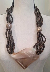 Multi-layered 12" Mother Of Pearl Pendant Necklace From The Phillipines  - Picture 1 of 12