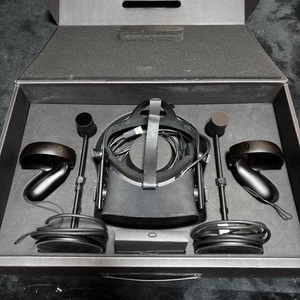 Oculus Rift CV1 VR Headset Full Set Schwarz Virtual Reality Getestet Guter Zustand - Bild 1 von 3