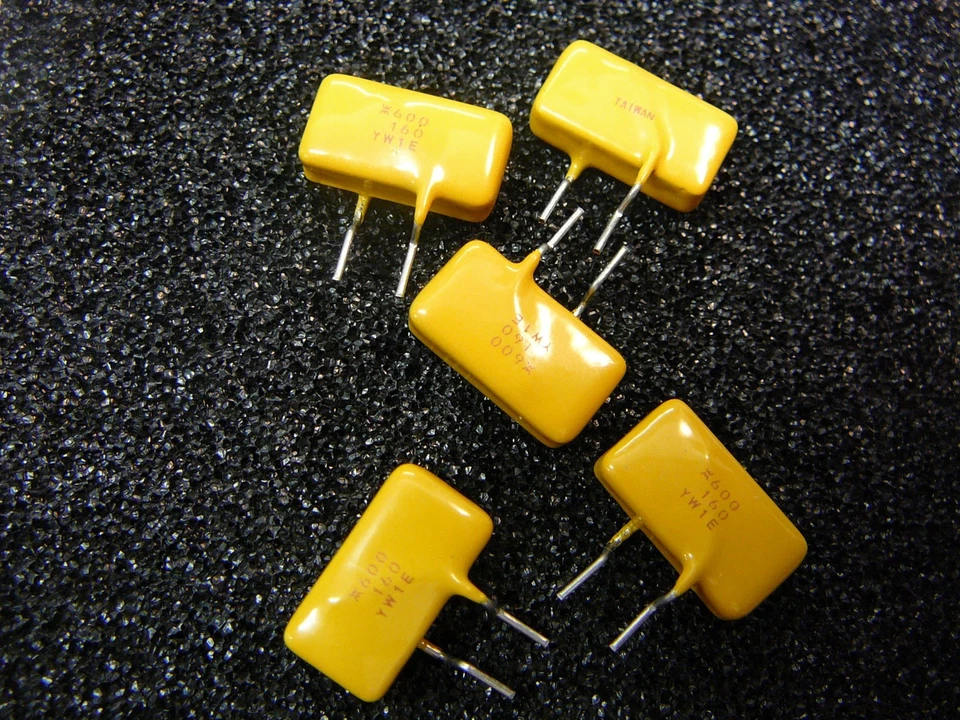 RAYCHEM TR600-160-RA-B-0.5-0.130 POLYSWITCH RESETTABLE FUSE .16A **NEW** 5/PKG - Image 1 of 1