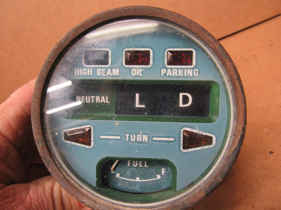 Engranaje de aceite de giro de combustible Honda CB750A Hondamatic Gauge Foto 1 de 4