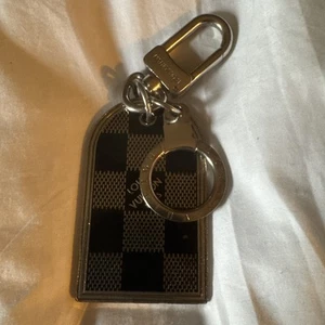 Louis Vuitton Mens Dami Equiper Keychain Authentic - Picture 1 of 10