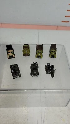 Lote de camiones de suministros militares Micro Machine  Foto 1 de 4