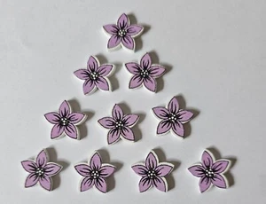 10 Pale Purple Flower Shape Two Hole Buttons Size 20mm - Picture 1 of 2