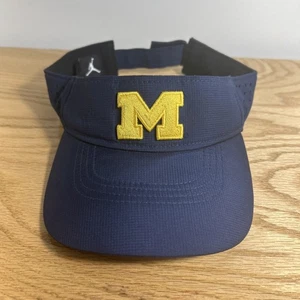 Gorra con visera Michigan Wolverines azul bordada Jordan Dri Fit correa - Imagen 1 de 14